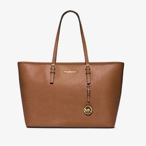 Jet Set Medium Saffiano Leather Top-Zip Tote Bag